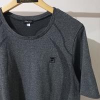 Gambar T SHIRT FILA SPORT KAOS GYM KAOS LARI ORINGINAL dari prasetyajohan05 undefined 2 Tokopedia