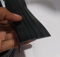 Gambar List Tangga Karet 4 Meter Hitam Black Polos Step Nosing Anti Slip Pengaman Penutup Ujung Siku Tangga Safety Walk dari toko bangunan depok citra undefined 2 Tokopedia