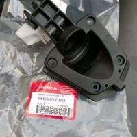 Gambar Engsel Dudukan Tutup Bensin PCX 160 2021-2023 kode part : 64450-K1Z-N2 dari citrajayamotor_NEW undefined 1 Tokopedia