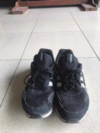 Gambar Sepatu ; Adidas ; Hitam Putih ; Secondhand Branded dari Mata_Raja undefined 1 Tokopedia