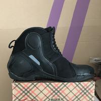 Gambar Dainese Dyno D1 Size 43 dari Nijuu undefined 4 Tokopedia