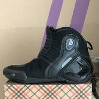 Gambar Dainese Dyno D1 Size 43 dari Nijuu undefined 3 Tokopedia
