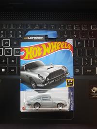 Gambar HOT WHEELS DIECAST ASTON MARTIN 1963 DBS 60 LDFINGER dari Bang JE Toys undefined 1 Tokopedia