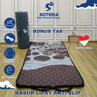 Gambar [CUCI GUDANG HARGA SUBSIDI FREE ONGKIR & BISA COD] Kasur Lipat Gulung Busa Super Anti Kempes / Travel Bed + Free Tas Kasur Gulung Lantai / Roll Bed Mudah Dibawa / Kasur Gulung Portable Flexible Solusi Tidur Ideal 100% Nyaman Mix Garansi Resmi SOTERIA - 90+TAS-BKH SALE dari 18Store Pedia undefined 3 Tokopedia