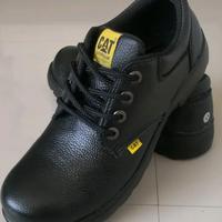 Gambar KING OFFICIAL Sepatu Safety Pria Hitam Coklat Ujung Besi Material Kunsul Pabrikan Nyaman Dipakai Fashionable Pijakan Empuk Size 38-44 Best Seller - Hitam, 38 dari Sepatu safety X king undefined 4 Tokopedia