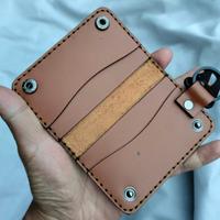 Gambar Dompet STNK Mobil Motor Gantungan Kunci Kulit Asli Premium Full Kulit Free Custom Nama Logo - Tan, Free Custom dari Hazar Store undefined 3 Tokopedia