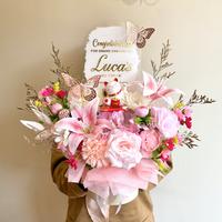 Gambar [READY Siap Kirim] Acrylic Papan Bunga Mini Hadiah Pembukaan Opening Toko Caren flower box - CAREN - Pink, Kupu-kupu dari LOVE & LILY Florist undefined 4 Tokopedia