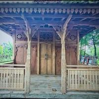 Gambar rumah gladak kayu jati lawasan - rumah joglo Limasan jati kuno rumah panggung jati dari Prayogo meubel undefined 4 Tokopedia