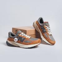 Gambar New Balance 990 V6 Carhartt WIP Sculpture Center dari 807GARAGE undefined 1 Tokopedia