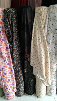 Gambar kain katun rayon viscose motif bunga kecil buat gamis oneset cantik best seller - A1 dari ajomanihtextile undefined 1 Tokopedia