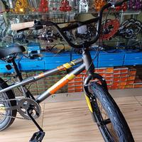 Gambar Sepeda BMX GENIO GX3 20 Inch Grey Yellow Steel BARU NEW SNI dari Denny.Bike undefined 5 Tokopedia