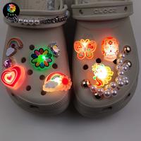 Gambar Led Jibbitz Crocs Charms Shoe Buckle Hole Shoe Accessories Lucu Glowing In The Dark Pins Charm Putih Noctilucous Untuk Crocs Shoe Buckle Accessories - Kerangka dari Toko Hanako-01 undefined 1 Tokopedia