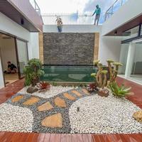 Gambar taman batu koral & kolam koi minimalis dari Surgataman undefined 1 Tokopedia