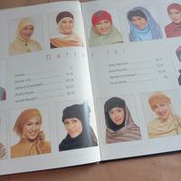 Gambar Buku Fashion RAGAM GAYA KERUDUNG GRAMEDIA dari storybooks78 undefined 4 Tokopedia