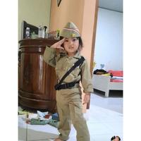 Gambar Seragam kostum baju profesi anak baju kostum anak pejuang kemerdekaan anak seragam profesi dinas pahlawan bung tomo karno veteran nasional 1945 anak perempuan kostum anak laki laki tk sd karnaval costum costumes kostom cosplay - S, Topi dari shoppingyuk.id undefined 1 Tokopedia