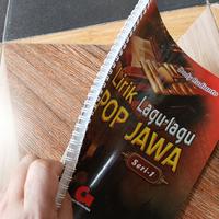 Gambar Buku Lirik Lagu Lagu Pop Jawa Seri 1 dari tobiias18 undefined 2 Tokopedia
