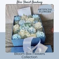 Gambar bloom box flower kotak Fresh & Artificial / Wedding Anniversary Gift - RosePomPomPalsu dari Bliss floristBandung undefined 3 Tokopedia
