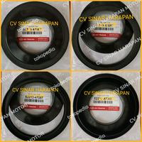 Gambar CRANKSHAFT SEAL DEPAN CWE 370 QUESTER 52213-47087 ASLI SEAL KREUK AS dari CV SINAR HARAPAN MOTOR undefined 1 Tokopedia