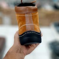 Gambar Sepatu Safety boots Kicker pria bonus kaos kaki - 39, Hitam sintetis dari Topik online undefined 5 Tokopedia