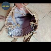 Gambar tas elizabeth wanita original dari Barang Bekas24 undefined 3 Tokopedia