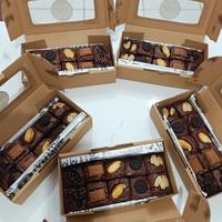 Gambar Fudgy Brownies isi 10 Slice dari Aralicious Cake Semarang undefined 1 Tokopedia