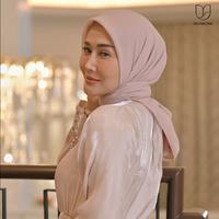 Gambar Alunicorn - Rona Square - Hijab Segi Empat - Plum dari Alunicorn undefined 2 Tokopedia