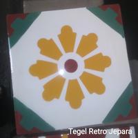 Gambar Tegel Ubin Keramik Vintage Motif Etnik - Bola prapat dari Tegel Retro Jepara undefined 4 Tokopedia