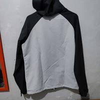 Gambar Jaket jersey real madrid official dari Hafiz Rizq undefined 2 Tokopedia