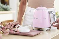 Gambar SMEG KLF05 Electric Mini Kettle - 50's Retro Style Aesthetic - Pastel Blue dari Toffin Indonesia undefined 4 Tokopedia
