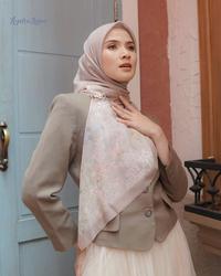 Gambar LOUISALUNA - Alya Series - Hijab Voal Segiempat - Jilbab Motif Wanita - Powder Cream dari Louisaluna_official undefined 5 Tokopedia