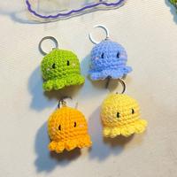 Gambar (100% Handmade) Gantungan Kunci Crochet Amigurumi Rajut Keychain Jelly Fish / Ubur Ubur - Putih dari Rajutin Studio undefined 2 Tokopedia