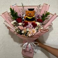 Gambar buket bunga wisuda boneka graduation dari toko bunga kemal florist undefined 1 Tokopedia