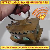 Gambar SETRIKA ARANG JADUL BAHAN KUNINGAN ASLI - BEKAS PAKAI- 02 dari Buku Buku Koleksi undefined 2 Tokopedia