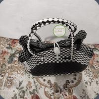 Gambar Tas Belanja Keranjang Pasar Anyaman Plastik Besar Monochrome Estetis - Merah size S dari Kawung Asli undefined 5 Tokopedia