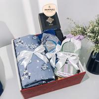 Gambar HAMPERS WEDDING/HADIAH PERNIKAHAN MUKENAH, SARUNG, SAJADAH TRAVEL 2 dari hampersmakassar undefined 2 Tokopedia