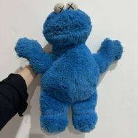 Gambar KAWS X SESAME STREET UNIQLO BONEKA COOKIE dari shopattutu undefined 1 Tokopedia