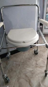 Gambar New Sella Commode Lipat Roda Kursi Bab / Kursi Buang Air Besar Roda 696 Best Quality Marloweoillp dari marloweoillp undefined 3 Tokopedia