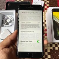 Gambar iPhone Se gen 2 mulus like new dari meuhase undefined 3 Tokopedia