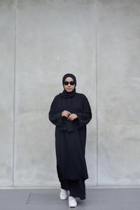 Gambar FATIMAH SET - Setelan Syari One Set ( Rok + Tunik+ Hijab Pashmina Oval ) Ukuran Jumbo Muslim Wanita Oversize All Size Muslimah Umroh Haji Lebaran - Hitam dari VICI STORE BANDUNG undefined 2 Tokopedia