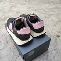 Gambar new balance running course black pink dari wilcasual undefined 3 Tokopedia