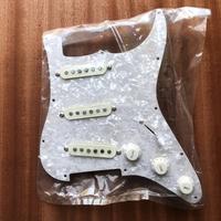 Gambar Pickguard Set SSS Guitar Stratocaster PTP/Alnico Ceramic Pearl Vintage Ivory dari Vintagestore7 undefined 1 Tokopedia