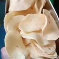Gambar Keripik Singkong 1 KG Khas Madura Cemilan/Snack/Makanan Ringan Rasa Bawang/Pedas Manis Enak Murah - MIX dari KLive undefined 4 Tokopedia