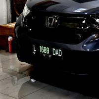 Gambar papan nama akrilik laser cutting RGB reklame nomer hologram bunglon bisa rubah warna reflective reflektif acrilik accrylic keren bisa taruh di mobil motor tempat nomor plat dari Otofocus undefined 3 Tokopedia