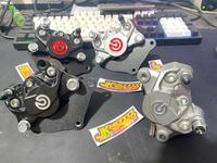 Gambar TERMURAH !! paketan kaliper + breket cakram big logo 2 piston 2p satria f fu ninja r rr ss biglogo disk standar piringan dis disc premium bonus baut dan kampas cadangan  bisa untuk depan : - ninja r ss rr  - satria fu   dan   bisa untuk belakang ninja r s - grey logo merah dari jk moto speed undefined 2 Tokopedia