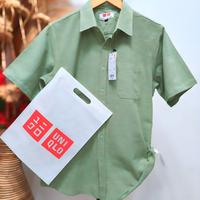 Gambar kemeja polos pria lengan pendek uniqlo , slimfit , nyaman, casual, stylish,simple !! - hijau army, S dari gas keun. undefined 4 Tokopedia