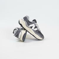 Gambar Sepatu New balance 5740 Grey BNIB - Grey, 39 dari ac-shoes undefined 3 Tokopedia