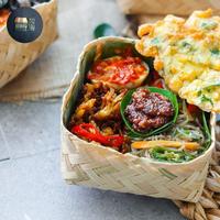 Gambar Besek Bambu 13x13 Sepasang Termurah dari Besek Kios Pojok Ibu Sudirah undefined 2 Tokopedia