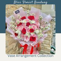 Gambar Bucket bunga mawar alsi/buket wisuda Valentine Giftbucket Bandung - Mix2Hologram dari Bliss floristBandung undefined 4 Tokopedia
