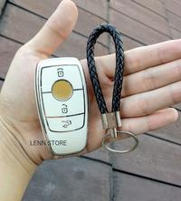 Gambar Cover Sarung Kunci Remote Silikon Mercedes Benz C200 C250 C300 C350 - Putih dari LENN STORE23 undefined 3 Tokopedia
