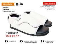 Gambar Sandal serbaguna slop tali anti air untuk diabetes dan untuk umroh/haji super empuk - Putih, 36 dari B.io undefined 1 Tokopedia